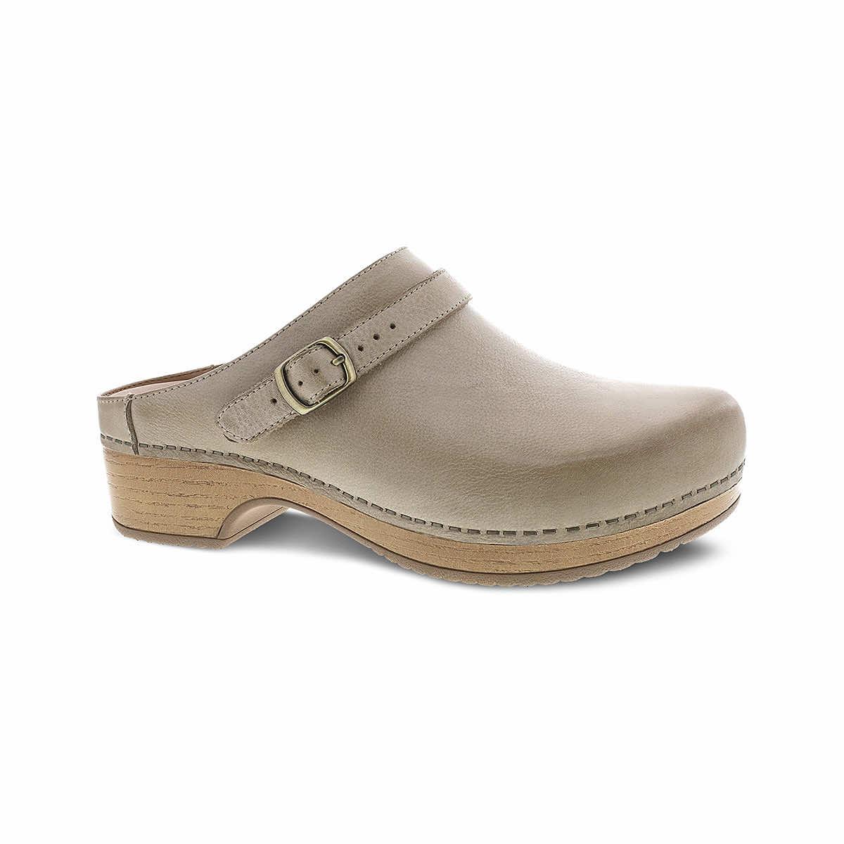 Mast General Store | Women's Berry Clogs